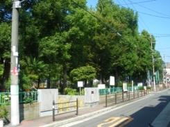 �s������